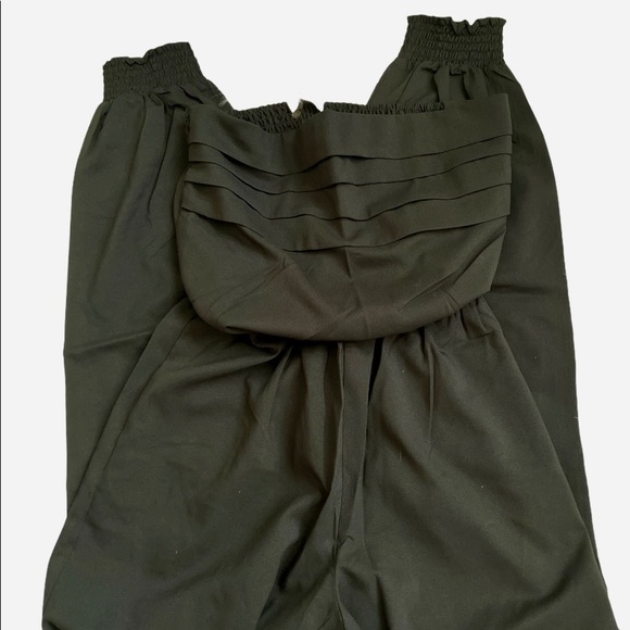 BLACK JUMPSUIT SIZE MED NWOT - Picture 3 of 3